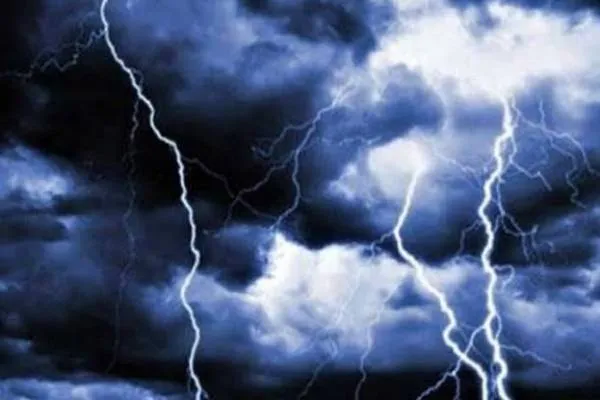 फतेहपुर:पहली बारिश ही बनी जानलेवा..आकाशीय बिजली गिरने से दो की मौत दो झुलसे!