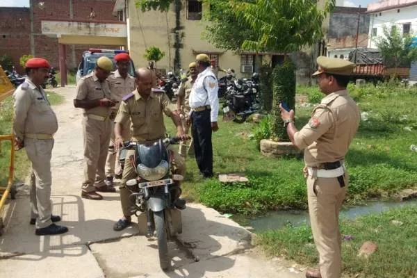 फतेहपुर:यातायात प्रभारी ने जब काट दिया..ट्रैफ़िक पुलिस में ही तैनात जवान की बाइक का चालान!