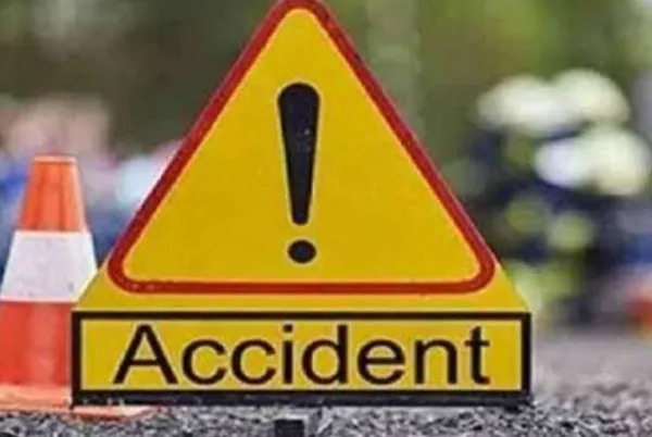 Road Accident In Unnao: उन्नाव में रफ़्तार का कहर अनियंत्रित कार की टक्कर से तीन की मौत दो घायल