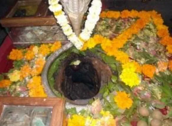 Achleshwar Mahadev Mount Abu : पहाड़ों के बीच एक ऐसा शिव मन्दिर जहां होती है शिव के अंगूठे की पूजा, जानिए अचलेश्वर महादेव मंदिर का रहस्य