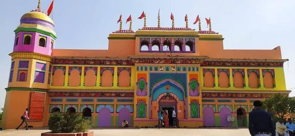 Auraiya Devkali Temple : जौ के जितना साल में एक बार बढ़ता है शिवलिंग,यमुना किनारे घोर बीहड़ में कभी इस क्षेत्र में था कुख्यात डाकुओं का आतंक