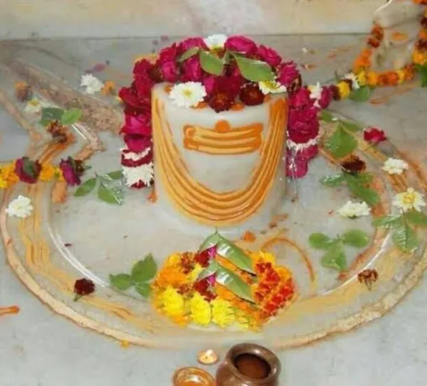 Agra Rajeshwar Temple : दिन में तीन बार बदलता हैं शिवलिंग का रंग, आजतक बना हुआ रहस्य