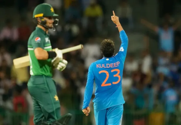 Kuldeep Yadav In Asia Cup 2023: कानपुर के छोरे की फ़िरकी पर नाचे पाकिस्तानी खिलाड़ी ! घरेलू कोच की कही बात को कुलदीप ने किया सच