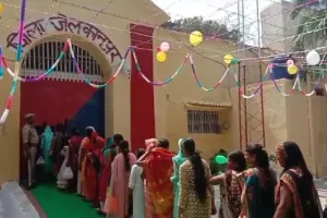 Kanpur Raksha Bandhan In Jail: जिला कारागार में मनाया गया रक्षाबंधन ! बहनों ने भाइयों की कलाई पर राखी बांध लिया वचन