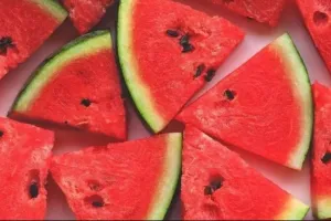 Watermelon Adulteration: क्या आप भी खा रहे हैं इंजेक्टेड तरबूज? ऐसे पहचानें